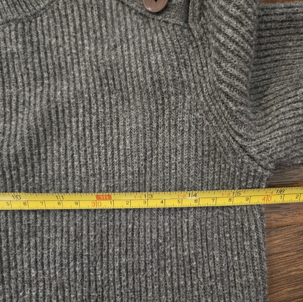 Banana Republic Merino Wool Blend Ribbed Crew Neck Long Sleeve Sweater - Picture 9 of 9